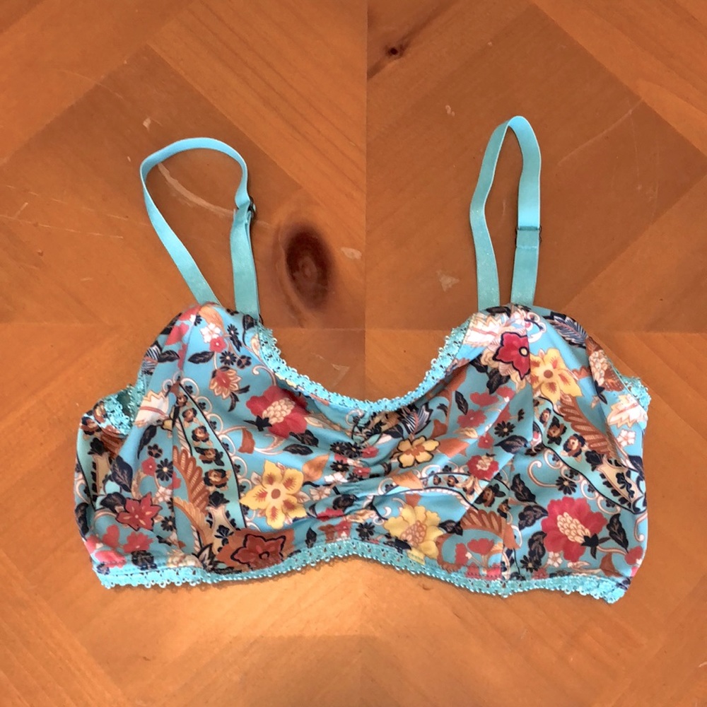 Swap for Lana? Spell Hendrix Bralette in Sky 🦋